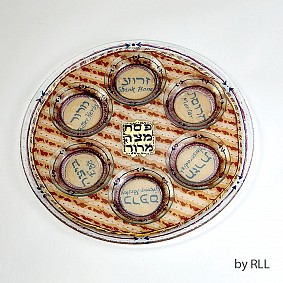 Glass seder plate - Matzah look
