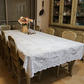 Elegant tablecloth Shabbat and Yom Tov