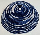 Knitted kippah blue/white circles 