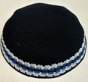 Large knitted black kippah 22cm with border