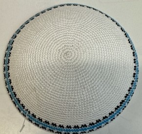 White knitted kippah 14cm blue border