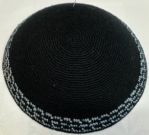 Black knitted kippah 16 cm with border 