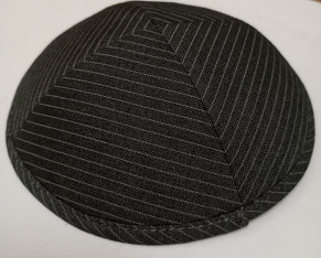 Grey pine strip kippah 15.5cm