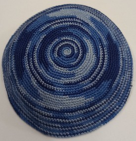 Knitted kippah blue/light blue circles 17cm