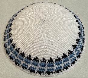 White knitted kippah/ blue border 16cm