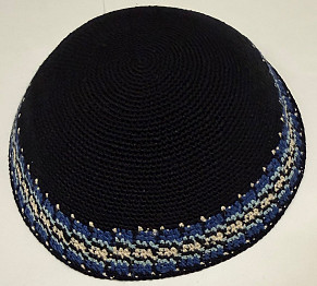 black knitted kippah with rim 19cm
