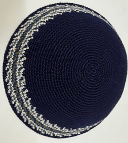 blue knitted kippah with rim 18cm