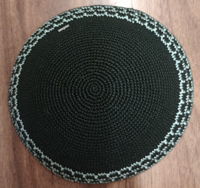 black knitted kippah with rim 16cm